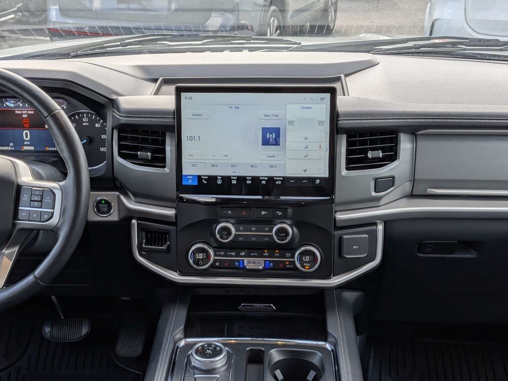 Used 2024 Ford Expedition XLT AWD/4WD image 16