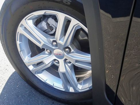 Used 2022 GMC Terrain SLE image 12