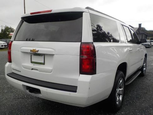 Used 2019 Chevrolet Suburban LT RWD image 5