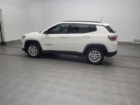 Used 2018 Jeep Compass Sport w/ Tech Group FWD image 3