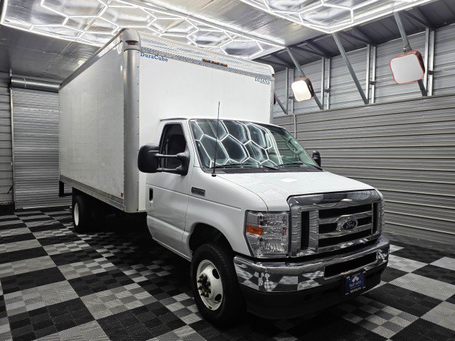 Used 2023 Ford E-450 and Econoline 450 Super Duty w/ Power Windows & Locks Group RWD image 5
