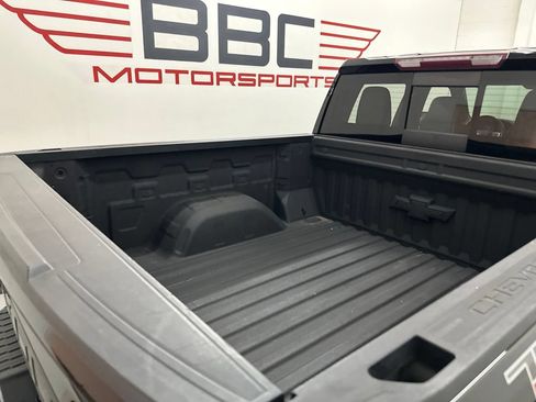 Used 2020 Chevrolet Silverado 1500 LT Trail Boss AWD/4WD image 11