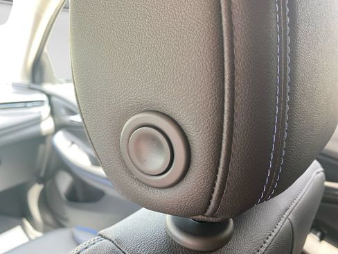 Used 2025 Buick Encore GX Sport Touring AWD/4WD image 36