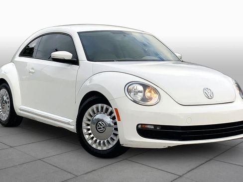 Used 2014 Volkswagen Beetle 2.5 FWD image 3