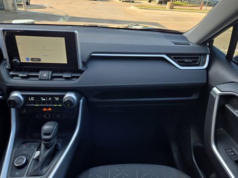 Used 2025 Toyota RAV4 XLE AWD/4WD image 20