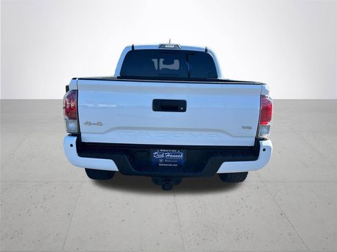 Used 2017 Toyota Tacoma Limited w/ Tow Package image 8