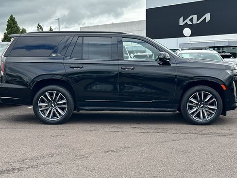 Used 2022 Cadillac Escalade Sport AWD/4WD image 3