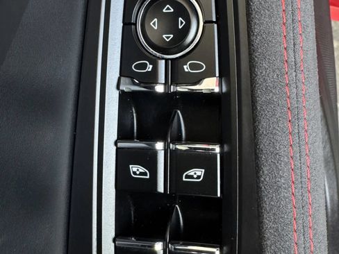 Used 2017 Porsche Macan GTS AWD/4WD image 42