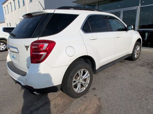 Used 2017 Chevrolet Equinox LT AWD/4WD image 3