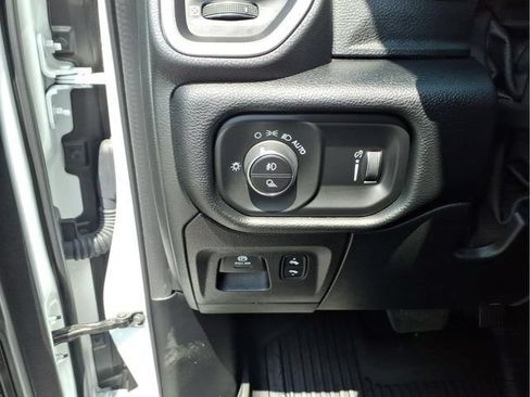 Used 2020 RAM 1500 Big Horn AWD/4WD image 17