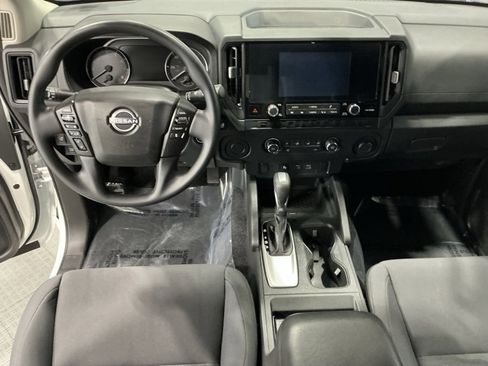 Used 2025 Nissan Frontier S w/ S Utility Package image 15