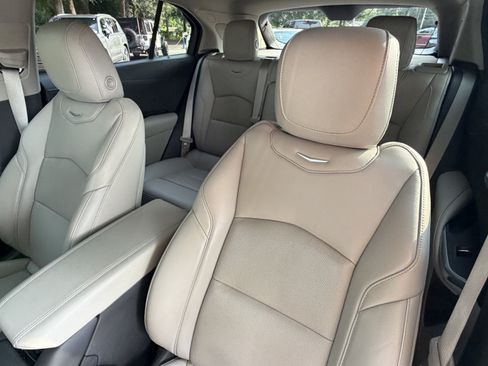 Used 2021 Cadillac XT4 Premium Luxury FWD image 18