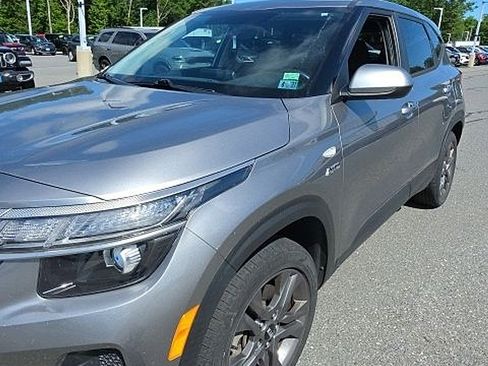 Used 2021 Kia Seltos LX AWD/4WD image 1