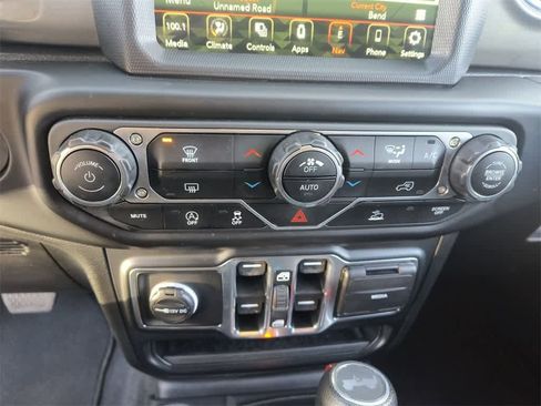 Used 2023 Jeep Wrangler Sahara image 19