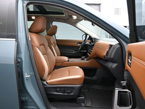 Used 2026 Nissan Pathfinder Platinum w/ Cargo Package FWD image 13