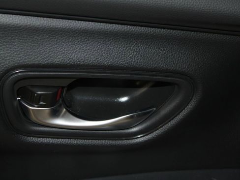 Certified 2025 Honda HR-V EX-L image 8