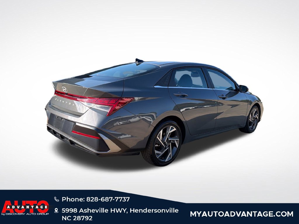 Used 2025 Hyundai Elantra SEL FWD image 5