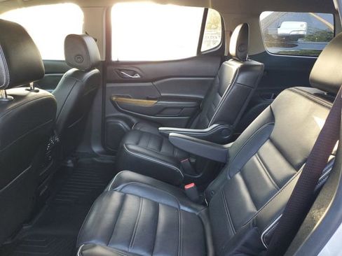Used 2017 GMC Acadia Denali w/ Technology Package FWD image 10