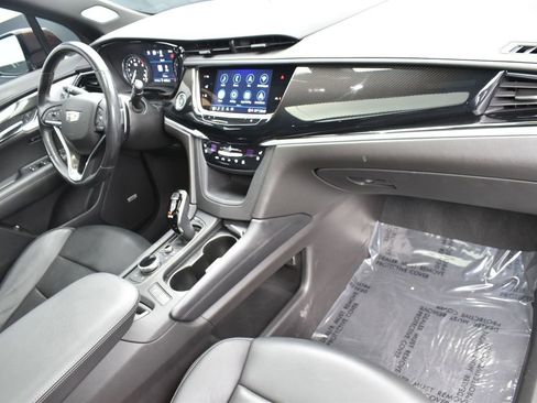 Used 2022 Cadillac XT6 Sport w/ Technology Package AWD/4WD image 37
