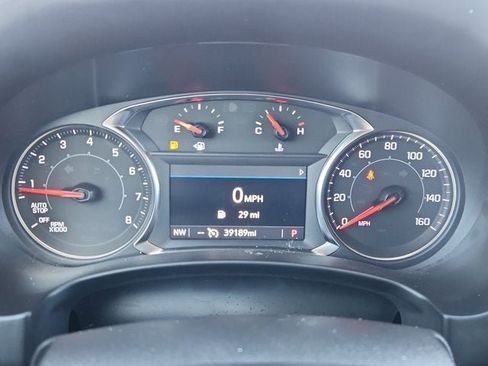 Used 2024 GMC Terrain SLT image 17