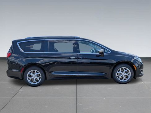 Certified 2020 Chrysler Pacifica Limited w/ Advanced Safetytec Group FWD image 6