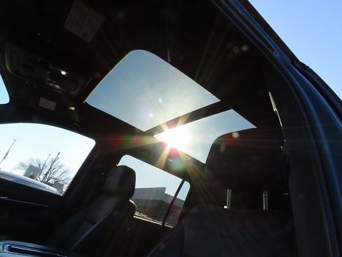 Used 2021 GMC Yukon XL Denali image 44