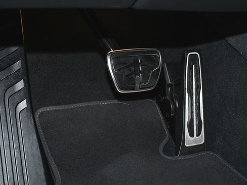 Used 2026 BMW X7 xDrive40i AWD/4WD image 17