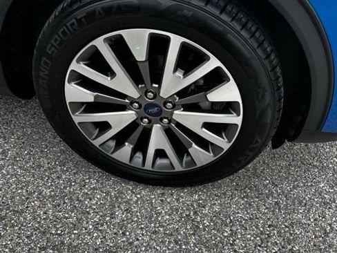 Used 2021 Ford Escape Titanium AWD/4WD image 11