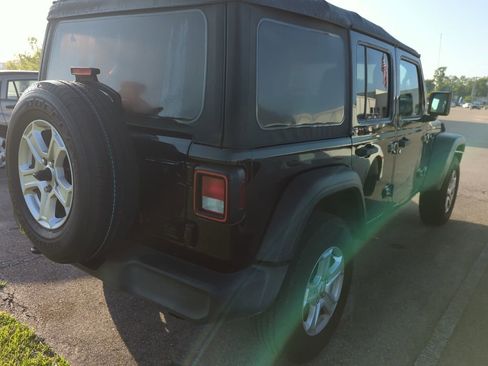 Used 2021 Jeep Wrangler Unlimited Sport AWD/4WD image 3