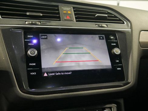 Used 2021 Volkswagen Tiguan SE R-Line image 23