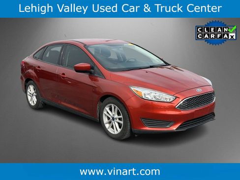 Used 2018 Ford Focus SE FWD image 1