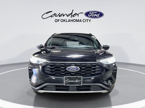 Used 2025 Ford Escape ST-Line image 3