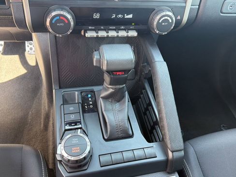 Used 2025 Toyota Tacoma TRD Sport AWD/4WD image 18