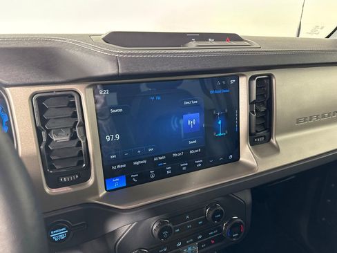 Used 2025 Ford Bronco Outer Banks image 14