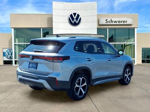 Certified 2025 Volkswagen Tiguan SE AWD/4WD image 6