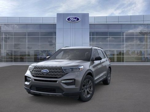 New 2024 Ford Explorer XLT w/ Equipment Group 202A image 32