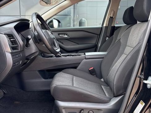 Used 2025 Nissan Rogue SV AWD/4WD image 5