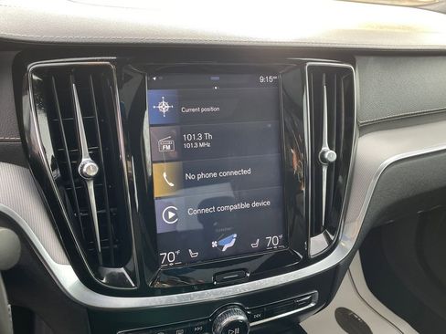 Used 2020 Volvo S60 T6 R-Design image 37