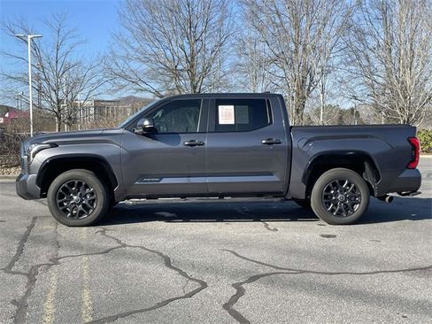 Used 2024 Toyota Tundra Platinum image 2