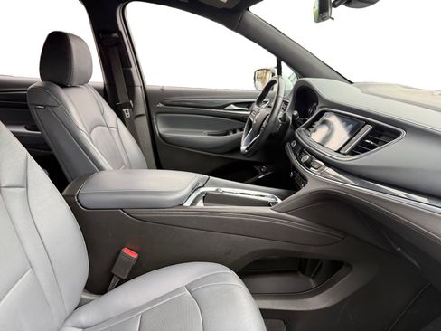 Used 2024 Buick Enclave Premium image 14