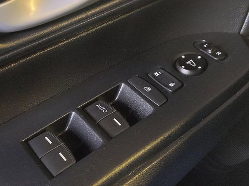 Used 2019 Honda CR-V LX image 27