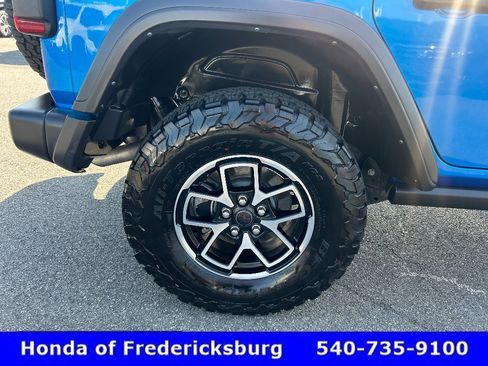 Used 2024 Jeep Wrangler Unlimited Rubicon w/ Safety Group AWD/4WD image 31