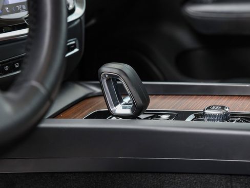 Used 2024 Volvo S60 B5 Plus image 23