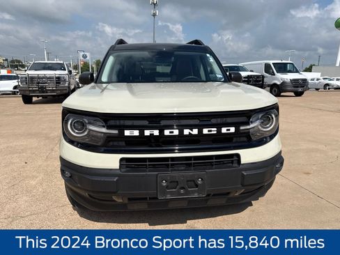 Used 2024 Ford Bronco Sport Outer Banks w/ Tech Package AWD/4WD image 2
