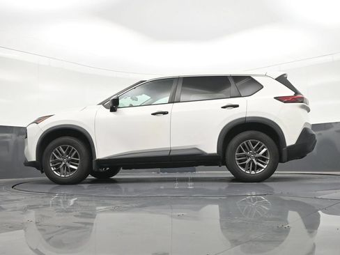 Used 2021 Nissan Rogue S FWD image 24