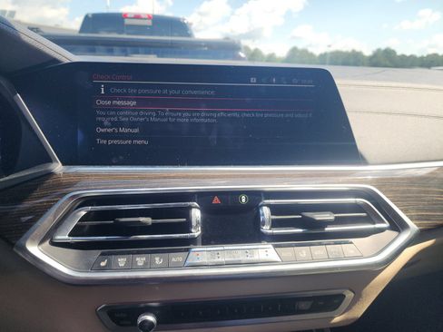 Used 2019 BMW X5 xDrive40i w/ Premium Package 2 AWD/4WD image 11