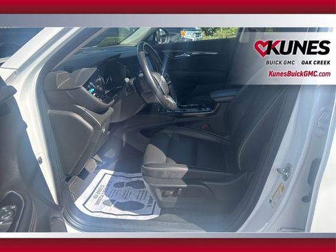 Used 2023 Buick Envision Essence image 21