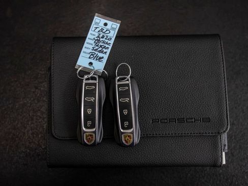 Used 2020 Porsche Taycan 4S AWD/4WD image 34