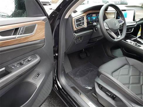 New 2026 Volkswagen Atlas SE image 6