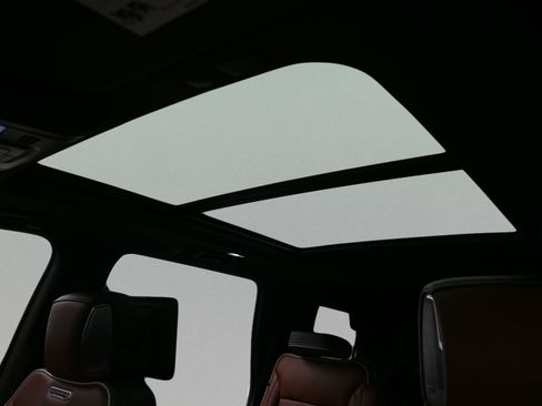 Used 2024 GMC Yukon Denali Ultimate AWD/4WD image 22
